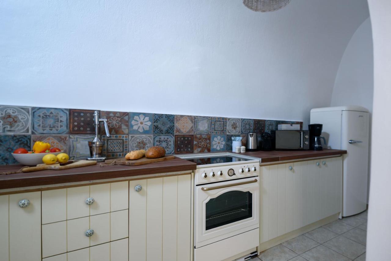 Revelis Villa & Canava Fira  Esterno foto